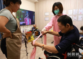 門諾「家托助攻隊」教長輩動得安全不閃腰