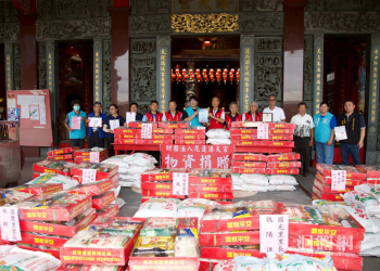 港天宮溫暖送愛 捐贈普渡物資助花蓮市實物銀行