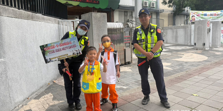 「護童專案」啟動 花警全力守護學童交通安全