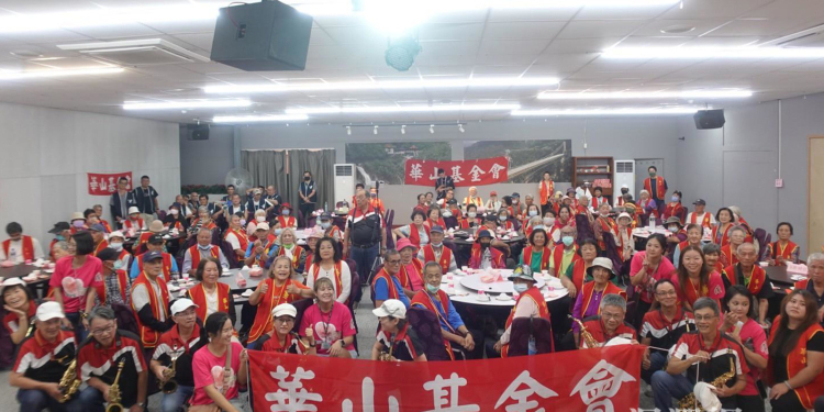 葉阿公以二胡穿越時空,為花蓮長輩奏響生命之歌