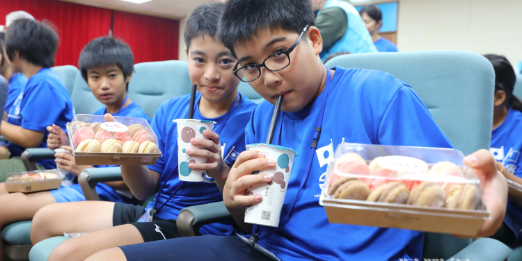 日本與那國町小學師生來台畢旅 花蓮市長魏嘉彥熱情歡迎