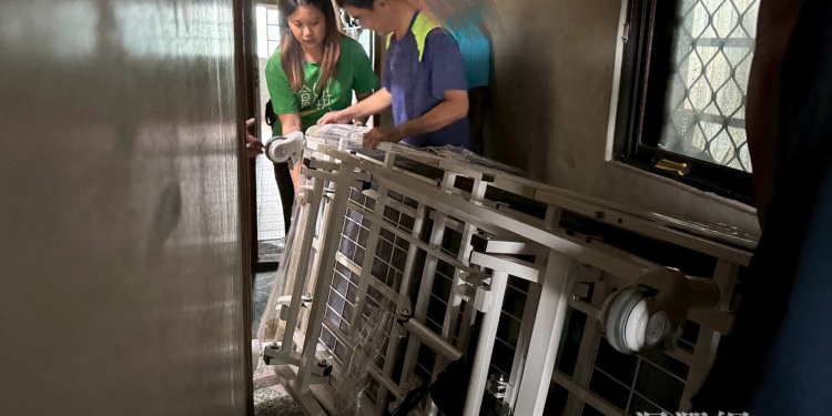 風雨過後愛不散 創世送輔具助光復案家重建生活