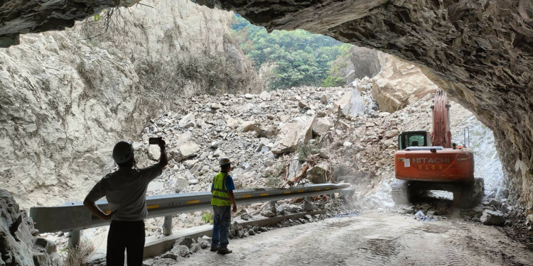 燕子口步道發生堰塞湖 民眾勿進入危險區域