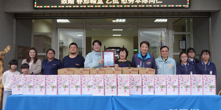 感謝清潔隊辛勞 松成號捐贈巧克力捲餅挺基層