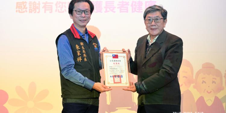 台灣疫苗推動協會捐贈百劑賽諾菲高劑量流感疫苗 守護花蓮長者