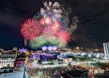 花蓮太平洋觀光節跨年晚會 16 吋高空煙火照亮洄瀾夜空
