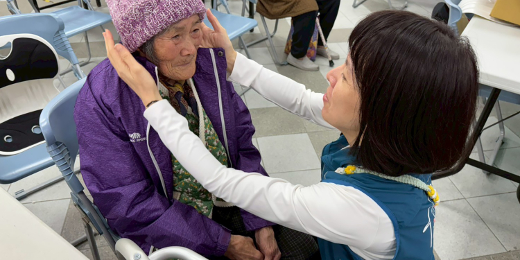 老家協會持續送愛光復 春節物資送部落文健站