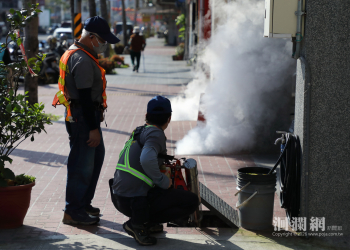 花蓮市展開全市環境消毒作業　清溝搭配防疫守護市民健康